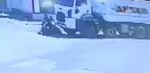 Motosiklet sürücüsünün hafriyat kamyonunun altında ezildiği anlar güvenlik kamerasında