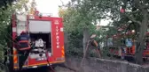 İki katlı evde yangın çıktı, müdahale eden bir kişi yaralandı