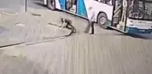 Ankara'da otobüs şoförü yaşlı yolcuyu darbederek otobüsten attı