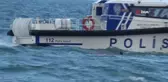 Alabora olan bottaki 4 kişi boğulmaktan son anda kurtuldu