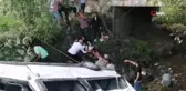 Fındık işçilerini taşıyan minibüs devrildi: Çok sayıda yaralı var