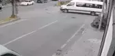 Kaza yapmamak için manevra yaptı, kaldırıma çıkarak durabildi