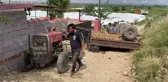 Manisa'da İşçileri Taşıyan Traktör Devrildi: 11 Yaralı