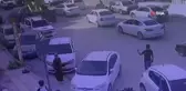 İş Makinesi Operatörü Park Halindeki Araçlara Çarptı, Kaçtı