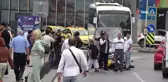 Taksim'de Hatalı Sollama Kazası: Motosiklet ile Lüks Araç Çarpıştı