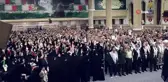 Hamaney: Hizbullah, İsrail'le Mücadelede Diz Çökmeyecek