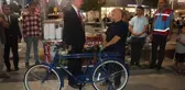 Batman Valisi'nden Çalınan Bisiklet İçin Esprili Hediye