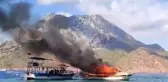 Adrasan'da Tur Teknesi Yangında Küle Döndü