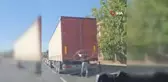 Kartal'da Patenli Genç Tırın Arkasına Tutunarak Seyahat Etti