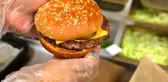 McDonald's'ta hamburger yiyen 49 kişiye ölümcül bakteri bulaştı, satışlar durduruldu