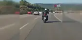 Motosiklet Üzerinde Dans Eden Sürücü Trafik Kurallarını İhlal Etti
