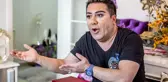 Murat Övüç başörtüsü taktı, fiyatı tarzının önüne geçti