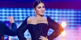 Sibel Can sahne kıyafeti ile ezber bozdu