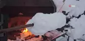 Uzundere'de Karla Yapılan Eğlenceli Çağ Kebabı