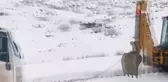 Siirt'te Mahsur Kalan Yolcu Minibüsü ve Akaryakıt Tankeri Kurtarıldı