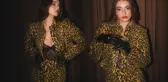 Ünlü oyuncunun başını örtüp poz verdiği fotoğraflar büyük beğeni topladı