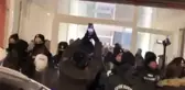 Van'da kayyum protestosu: Belediye binası önünde toplandılar