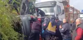 Manisa'da kontrolden çıkan otomobil refüjden aşağıya uçtu: 1 yaralı