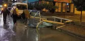 Siirt'te Şiddetli Rüzgar Otobüs Durağını Devrildi