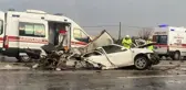 Düğün yolunda feci kaza! Hurdaya dönen otomobil bir aileye mezar oldu