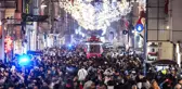 İstanbul'da kutlamaların adresi değişmedi, binlerce vatandaş adeta akın etti