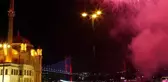 İstanbul'da yeni yıl havai fişeklerle karşılandı