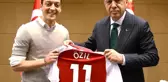 Mesut Özil'den Cumhurbaşkanı Erdoğan paylaşımı