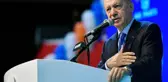 Cumhurbaşkanı Erdoğan'ın keyifli anları! Çalan şarkıya uzun uzun eşlik etti