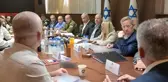 Gazze'de ateşkesi onaylayan kurulda iki bakan dikkat çekti