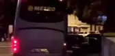 Güngören'de 16 yaşındaki çocuk otobüs kaçırdı, park halindeki araçlara çarptı