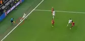 Herkes bu pozisyonu tartışıyor: Dinamo Kiev'in golünden önce top çıktı mı, çıkmadı mı?