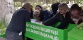 Tabutu açan anne, oğlunun cenazesine sarılarak öptü