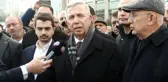 Mansur Yavaş, İmamoğlu'na destek için Çağlayan Adliyesi'ne geldi