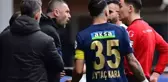 Burak Yılmaz neden kırmızı kart gördü, Fenerbahçe maçında neden cezalı duruma düştü?