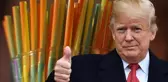 Kararnameyi imzaladı! Trump kağıt pipetlere savaş açtı