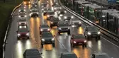 İstanbul'da haftanın ilk günü yağışla birlikte trafik çilesine dönüştü