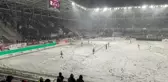 Oyuncular sahada kayboldu! Kar yağışı maça damga vurdu