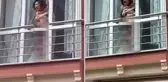 Eşini ve 5 yaşındaki kayınbiraderini bıçakladı