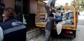 Hayatını kaybeden emekli öğretmenin evinden iki kamyon çöp çıktı