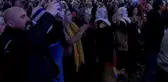 Öcalan'ın çağrısının yapıldığı esnada ekrana getirilen fotoğraf salonu ayağa kaldırdı