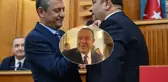 CHP seçmeni kızmasın da ne yapsın! Adnan Beker 
