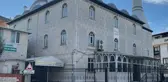 Cami tuvaletinde silahla göğsünden vurulmuş halde bulundu
