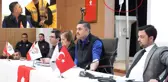 Şile Belediye Başkanı işi şova döküp serumla meclise geldi
