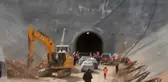 Hızlı tren şantiyesinde kaya düştü: Ölü ve yaralılar var