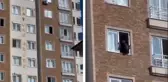 Polis, intihara kalkışan genç kızı son anda kurtardı