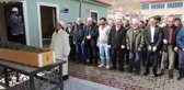 Annesinin tabutu başında kalp krizi geçirip hayatını kaybetti