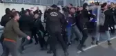 Taksim'e yürümek isteyen İstanbul Barosu avukatlarına polis müdahalesi