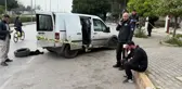 Adliyeye birlikte gittiği arkadaşını, döndüğünde araçta ölü buldu