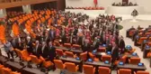 CHP'li vekillerden Meclis'te 'İmamoğlu' protestosu