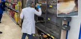Zincir markette skandal! Küflü ekmeği rafta satışa sundular